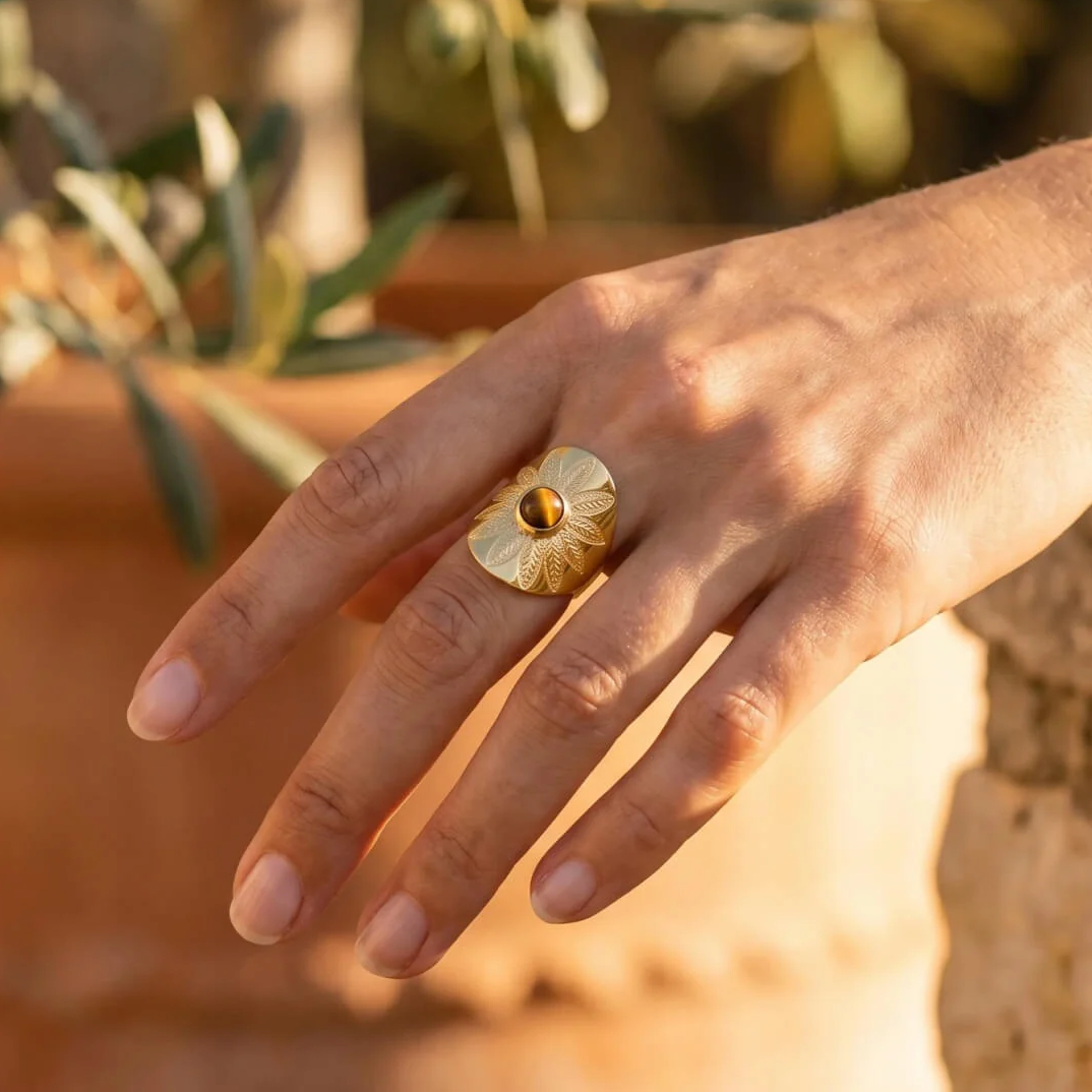 Bague Ajustable "Mandala Solaire" en Œil de Tigre
